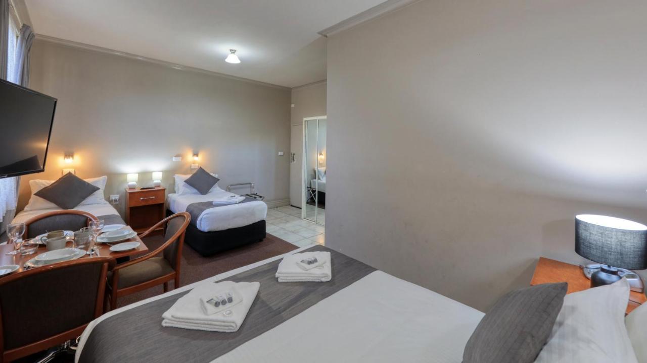 Silver Haven Motor Inn Broken Hill Buitenkant foto