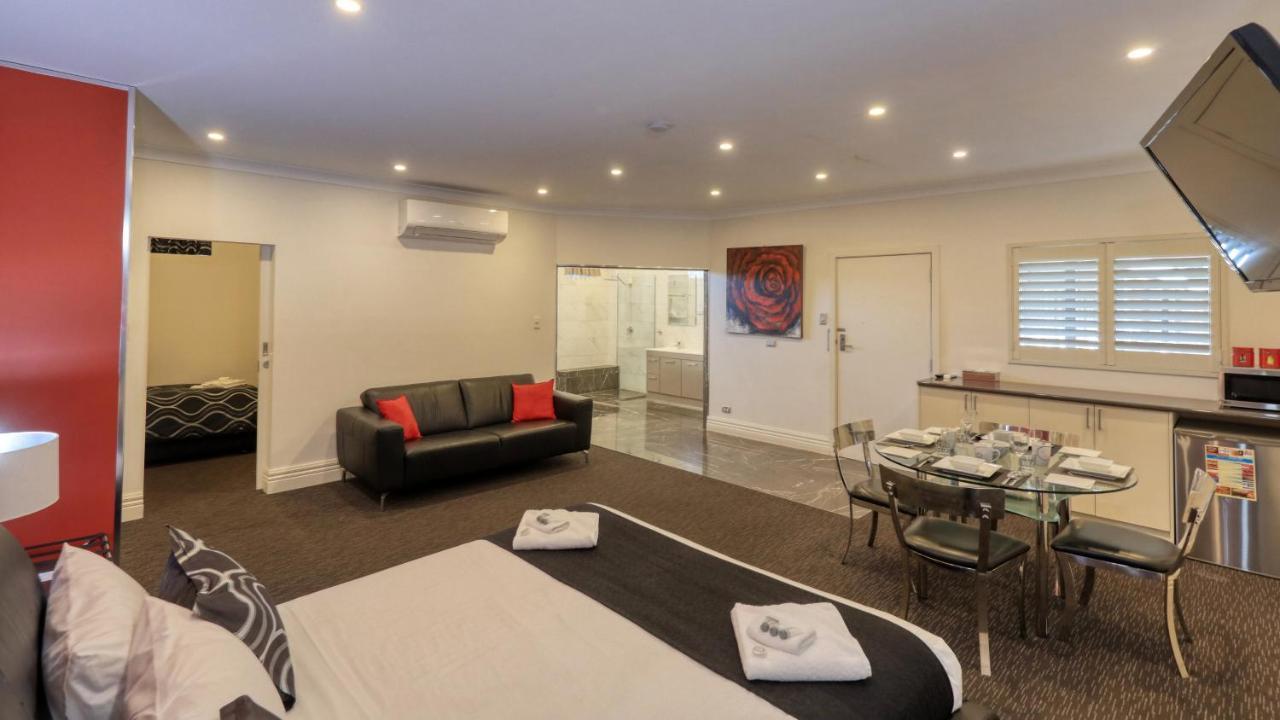 Silver Haven Motor Inn Broken Hill Buitenkant foto