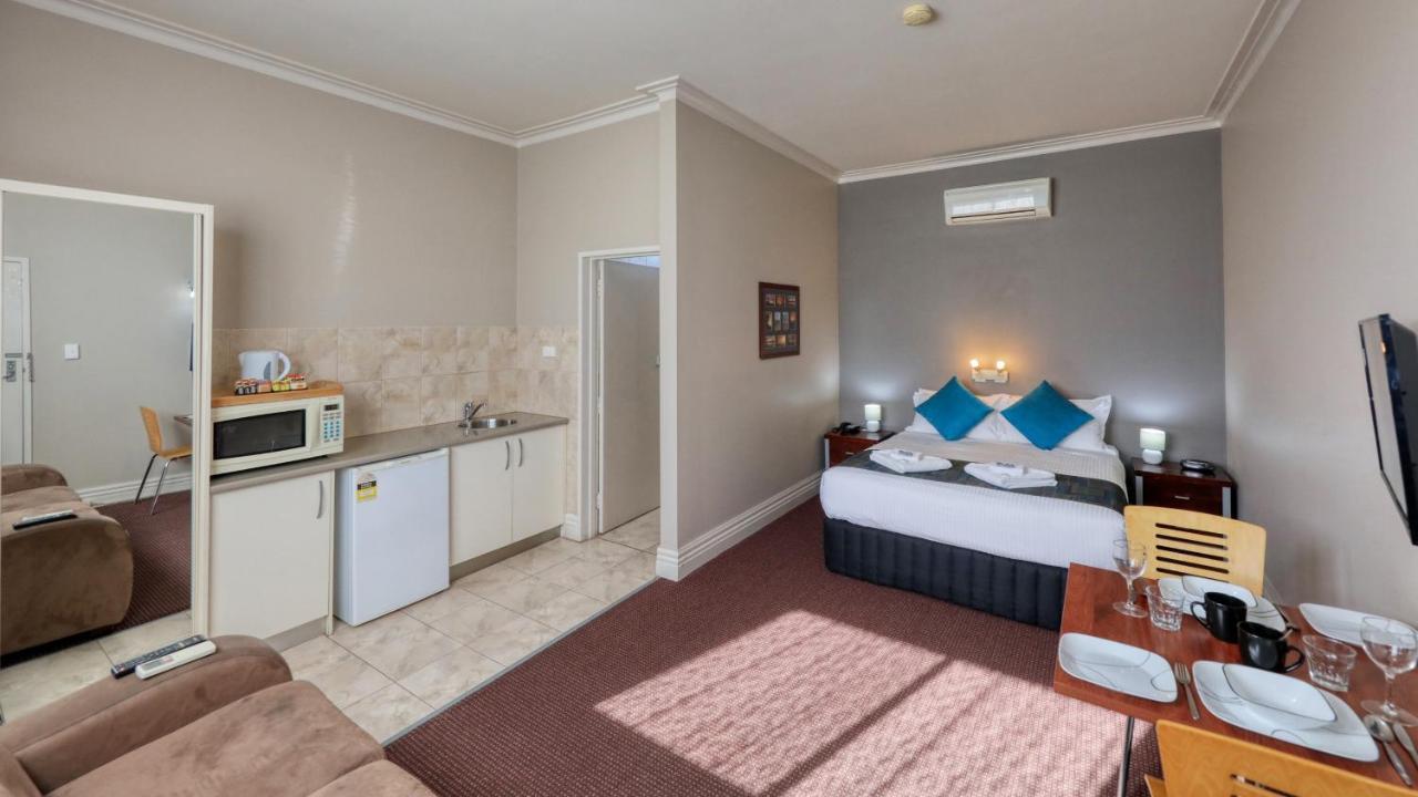 Silver Haven Motor Inn Broken Hill Buitenkant foto