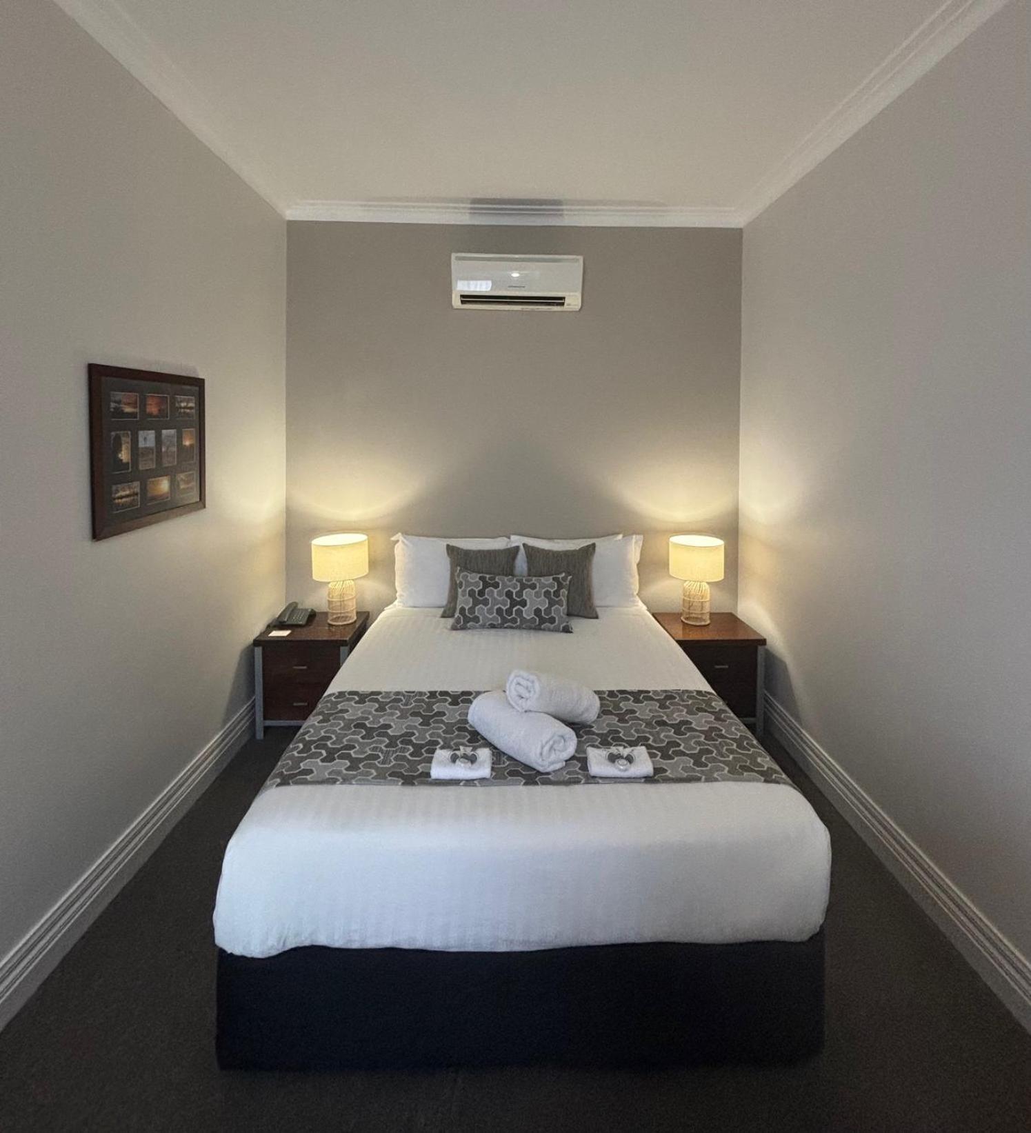 Silver Haven Motor Inn Broken Hill Buitenkant foto