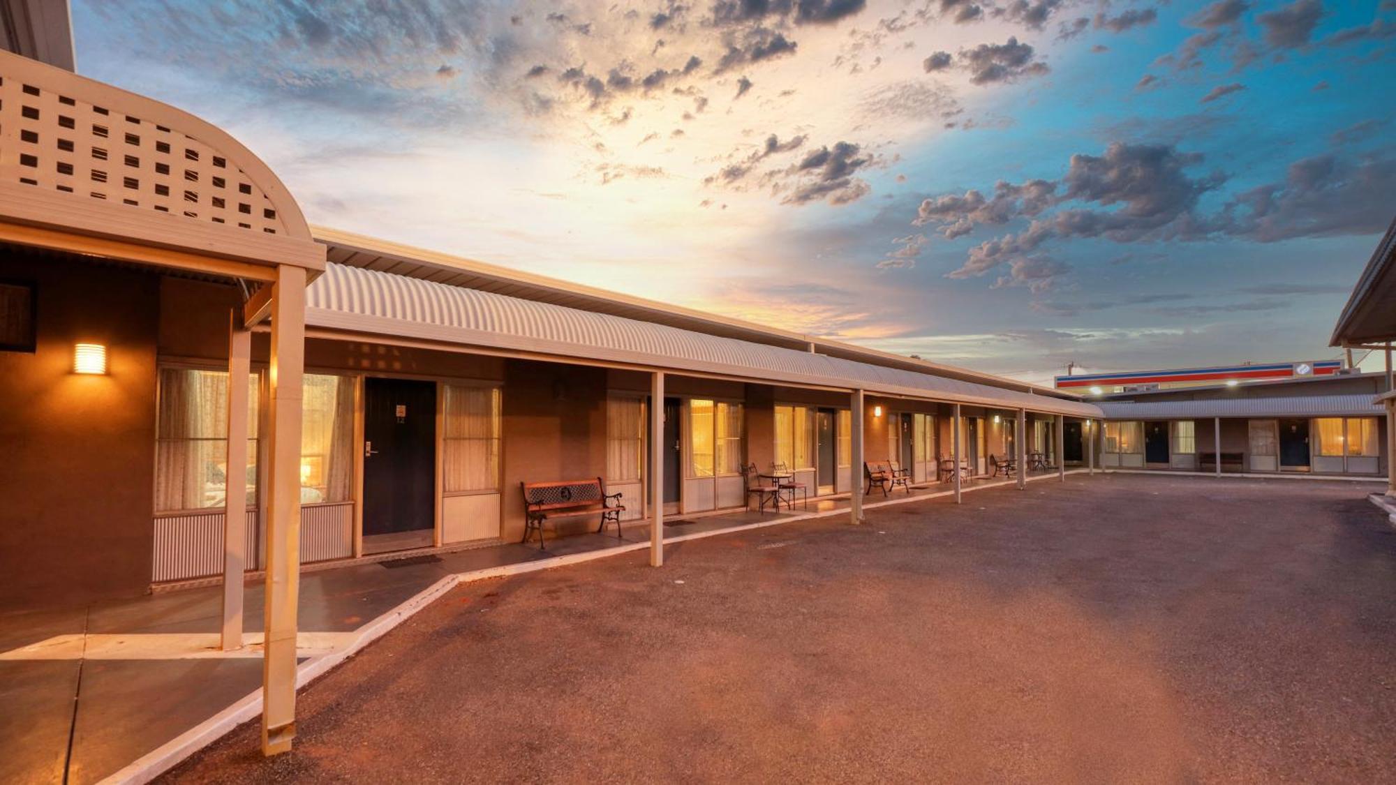 Silver Haven Motor Inn Broken Hill Buitenkant foto