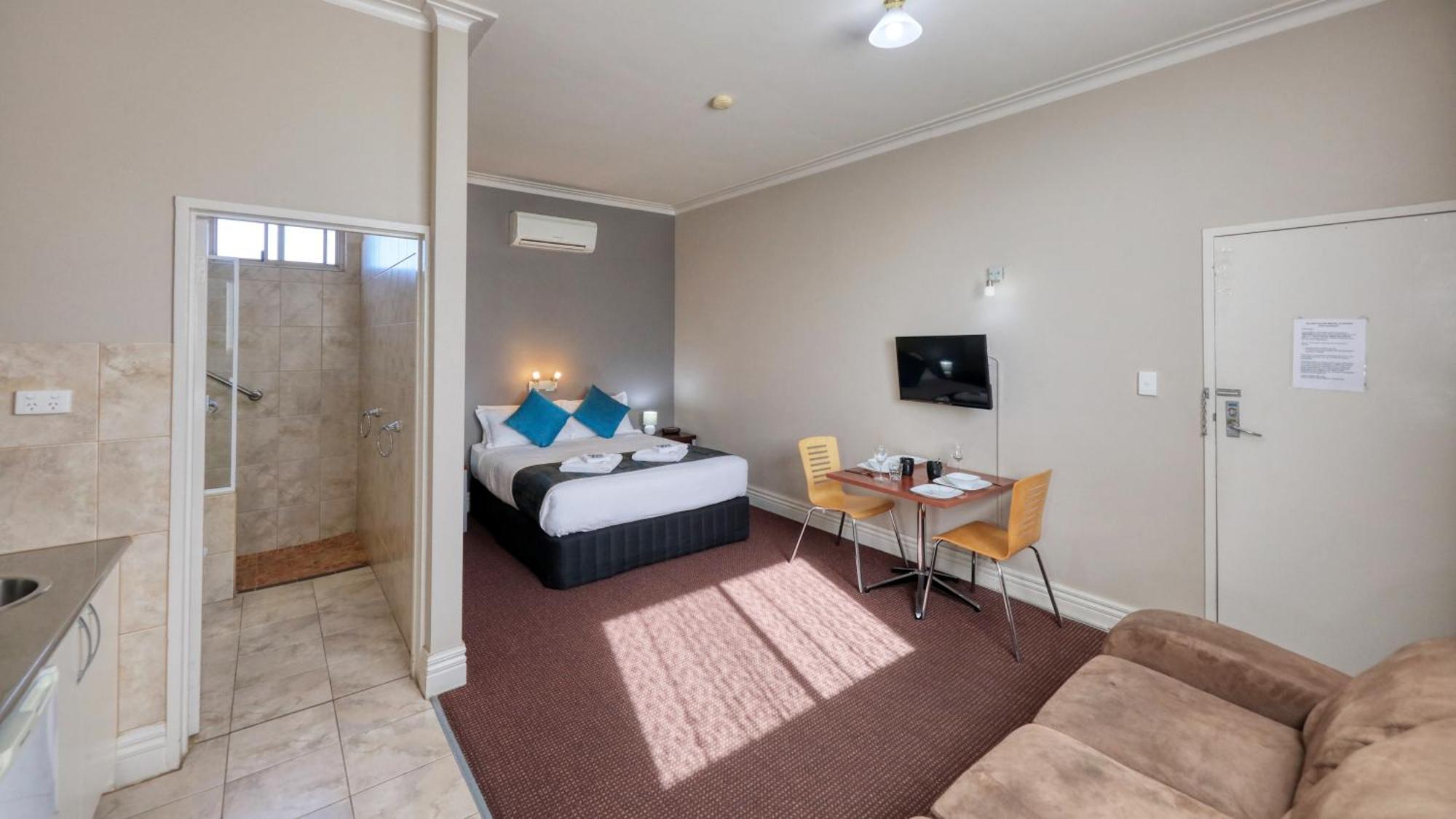 Silver Haven Motor Inn Broken Hill Buitenkant foto