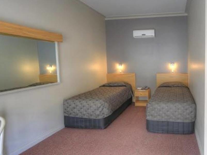 Silver Haven Motor Inn Broken Hill Buitenkant foto